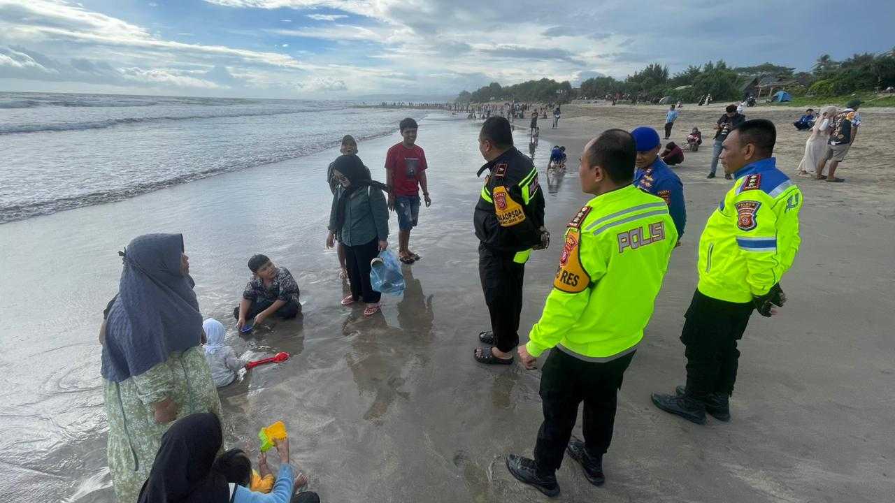 Aparat Kepolisian Tinjau Jalur Selatan Garut, Patroli Pantai Diperkuat